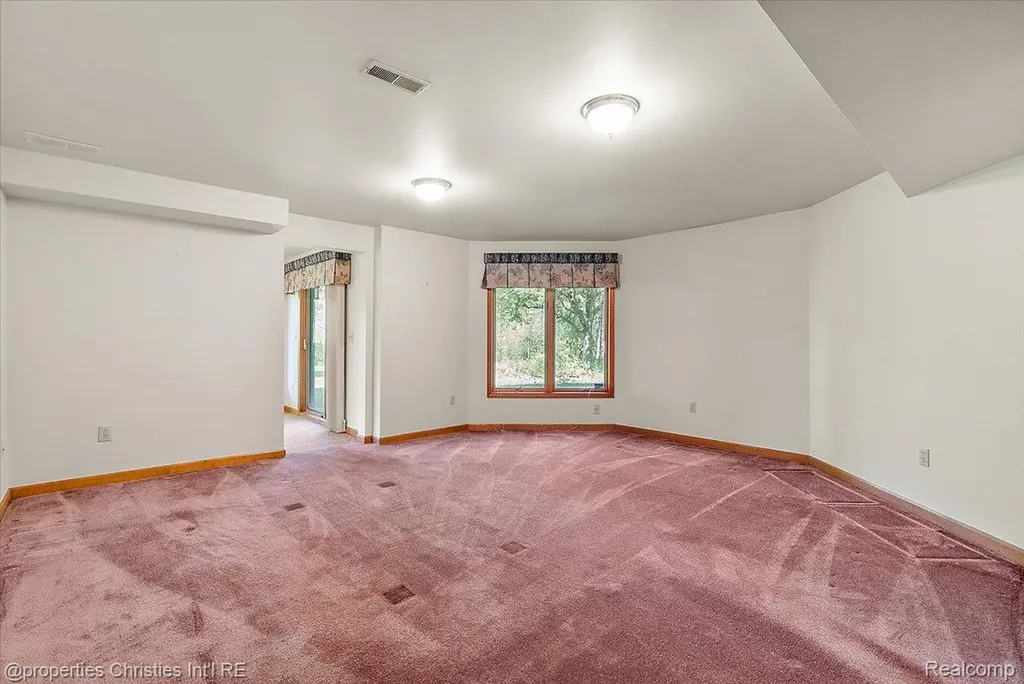 6175 Tripp Road Groveland Township MI 48442