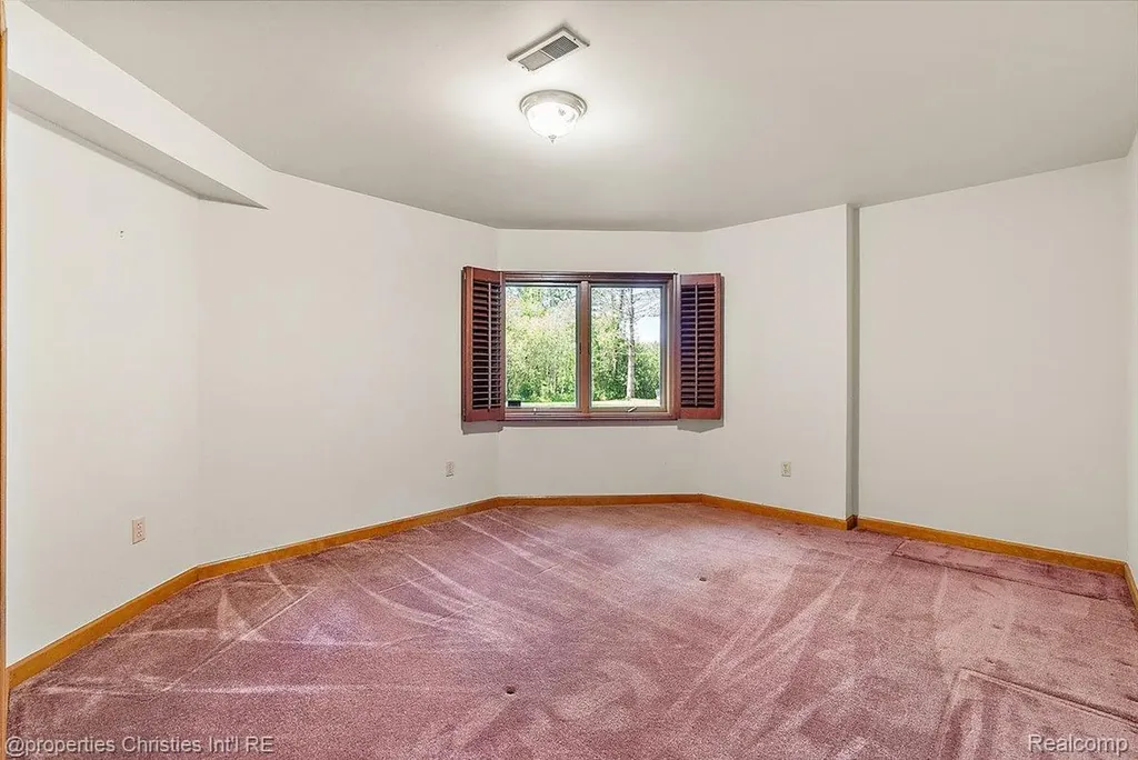6175 Tripp Road Groveland Township MI 48442