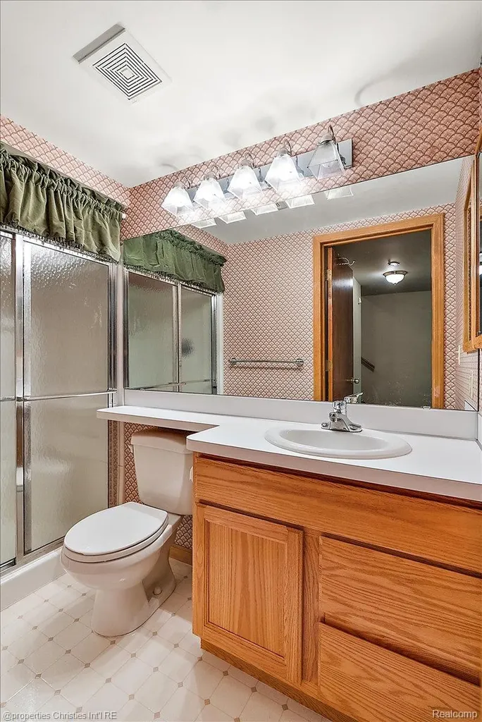 6175 Tripp Road Groveland Township MI 48442