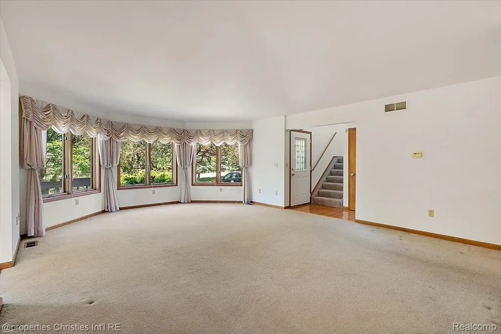 6175 Tripp Road Groveland Township MI 48442