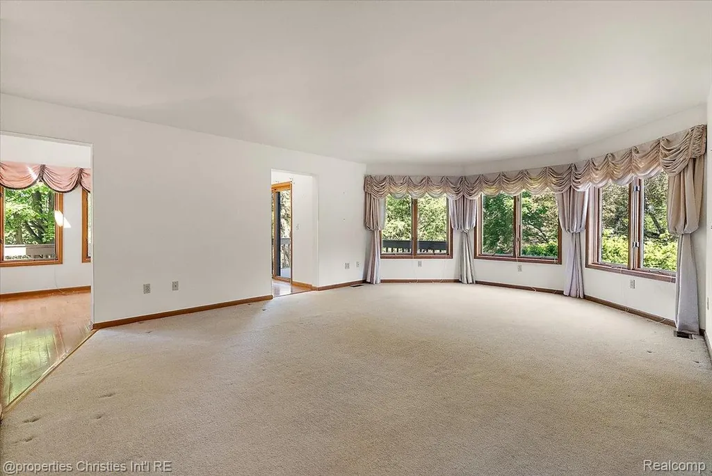 6175 Tripp Road Groveland Township MI 48442