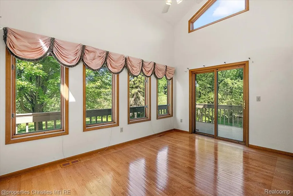 6175 Tripp Road Groveland Township MI 48442