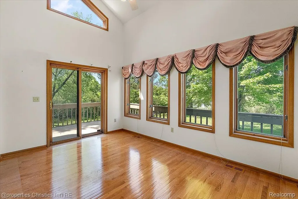 6175 Tripp Road Groveland Township MI 48442