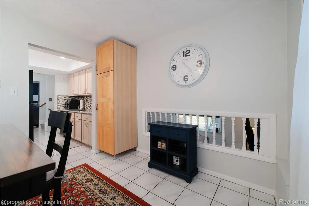 32234 Lancaster Drive Warren City MI 48088