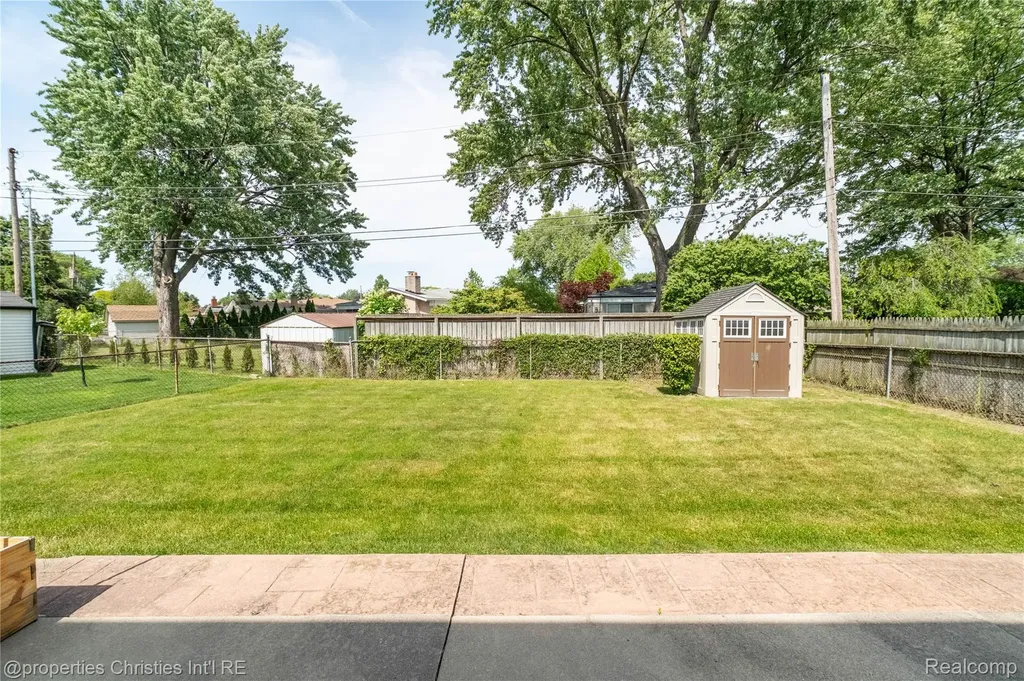 32234 Lancaster Drive Warren City MI 48088