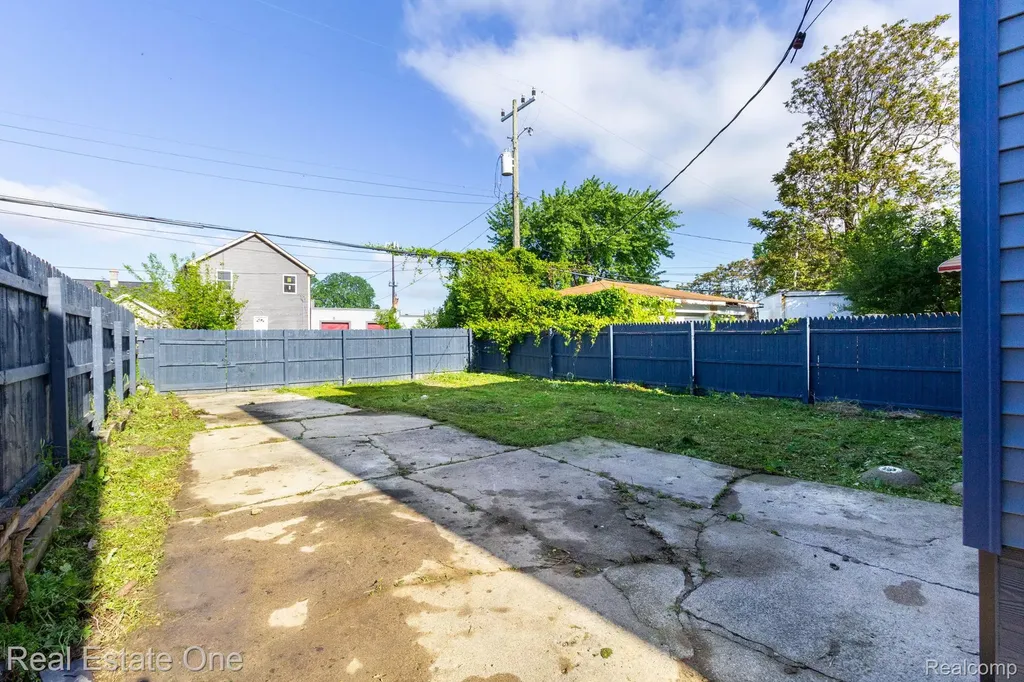 7327 American Street Detroit City MI 48210