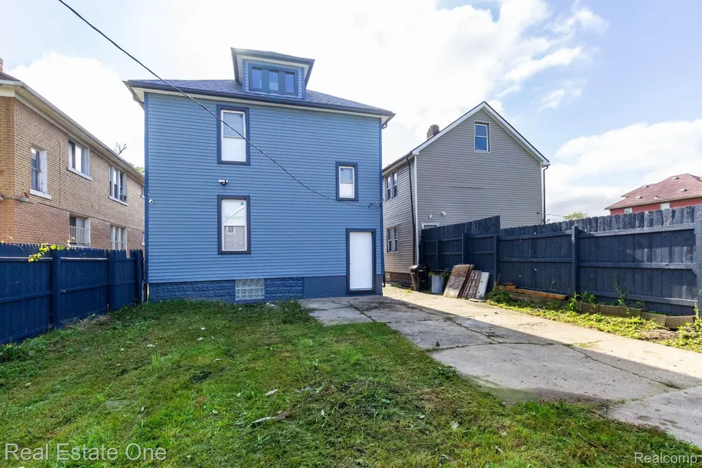 7327 American Street Detroit City MI 48210