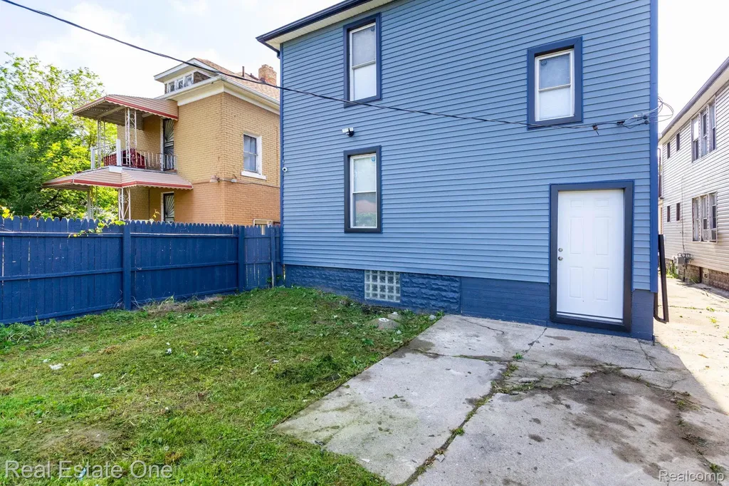 7327 American Street Detroit City MI 48210