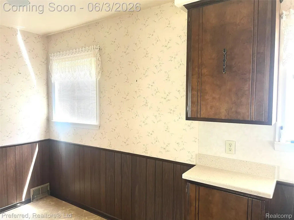 31221 Westfield Street Livonia City MI 48150