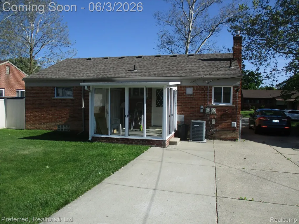 31221 Westfield Street Livonia City MI 48150