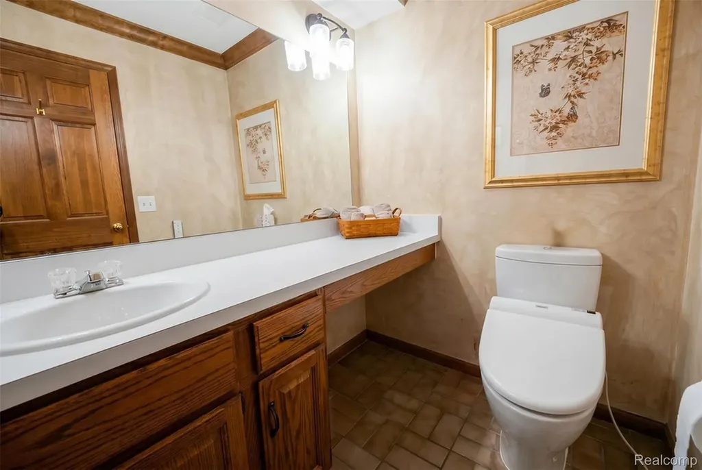 21734 Beauford Lane Farmington Hills City MI 48167