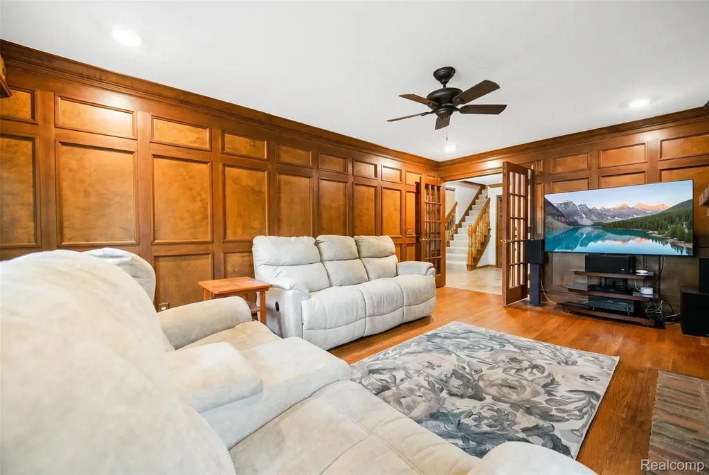 21734 Beauford Lane Farmington Hills City MI 48167