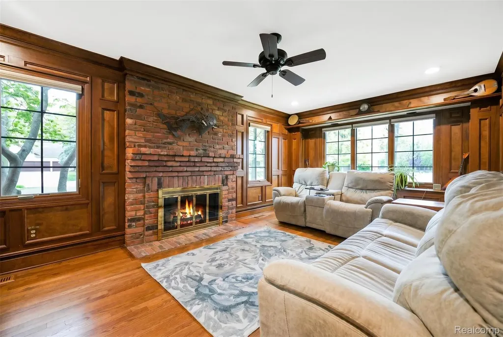 21734 Beauford Lane Farmington Hills City MI 48167