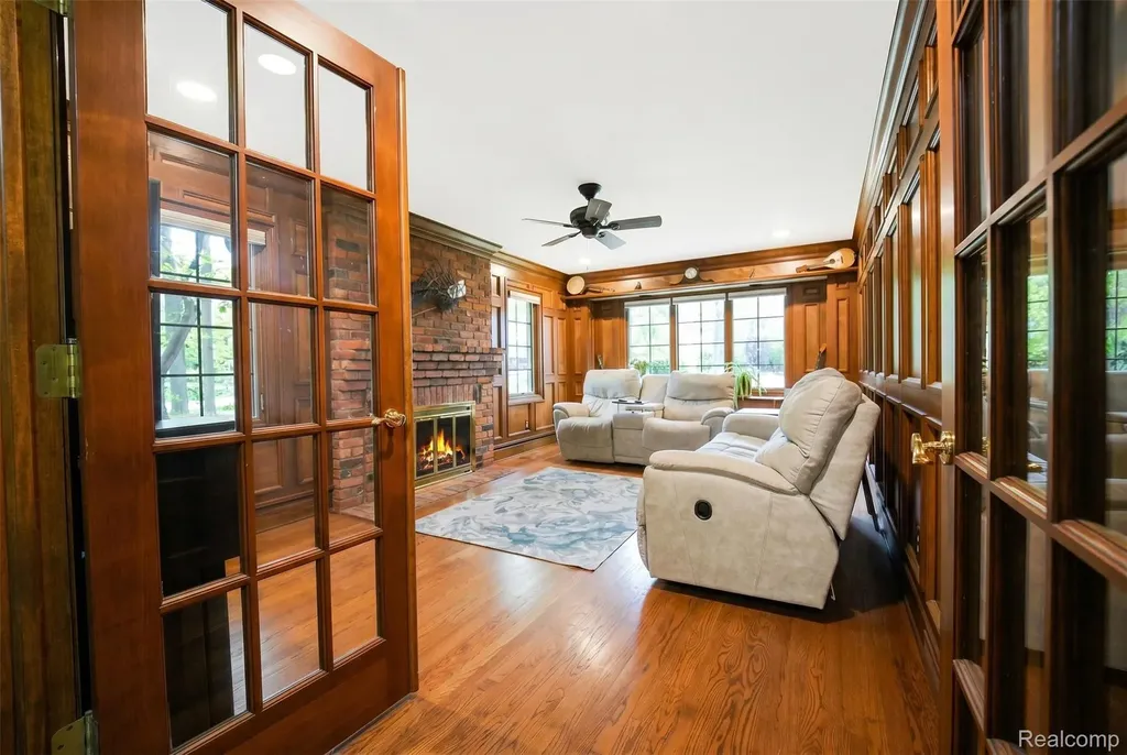 21734 Beauford Lane Farmington Hills City MI 48167