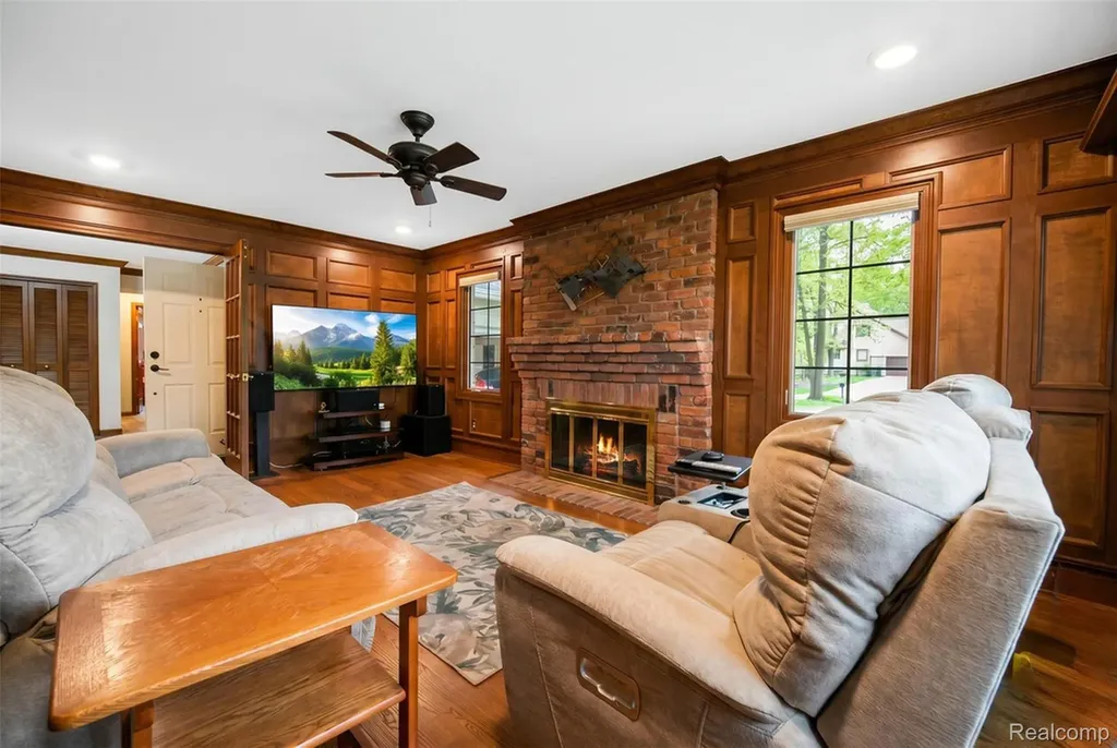 21734 Beauford Lane Farmington Hills City MI 48167