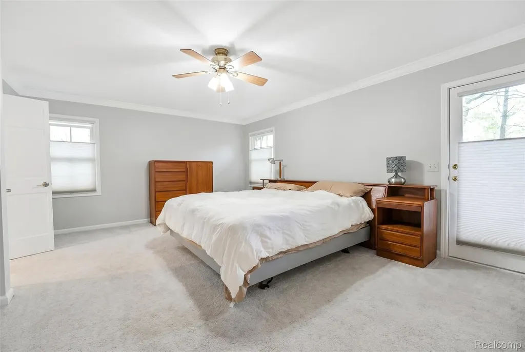 21734 Beauford Lane Farmington Hills City MI 48167