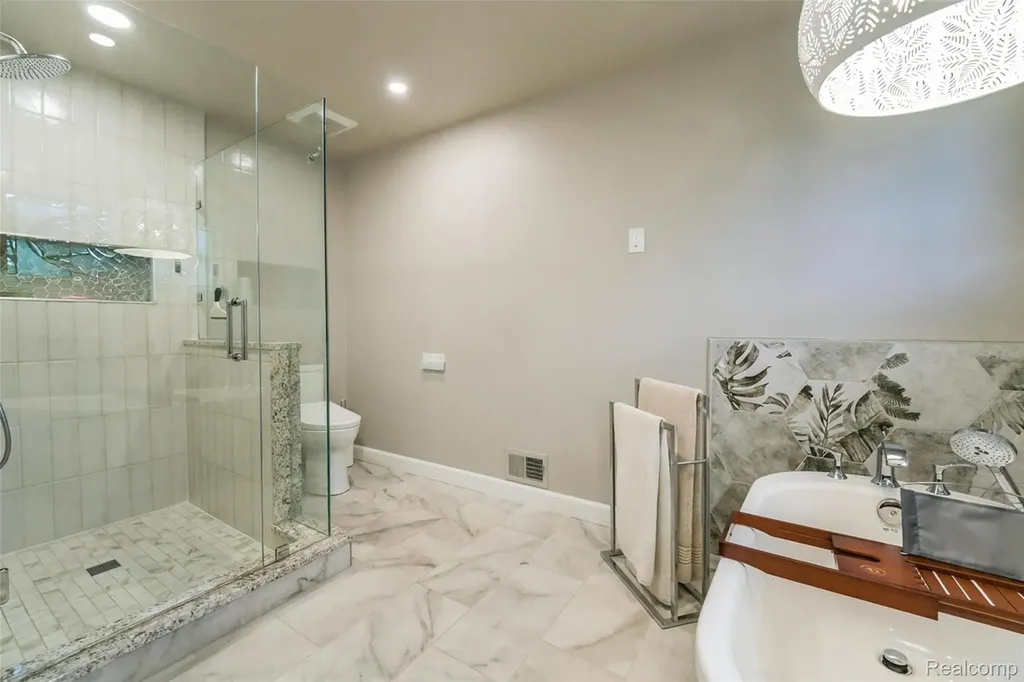 21734 Beauford Lane Farmington Hills City MI 48167