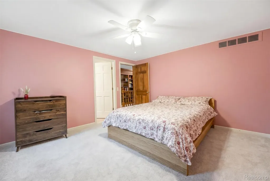 21734 Beauford Lane Farmington Hills City MI 48167