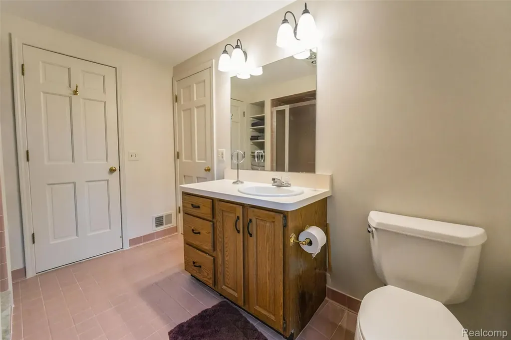 21734 Beauford Lane Farmington Hills City MI 48167