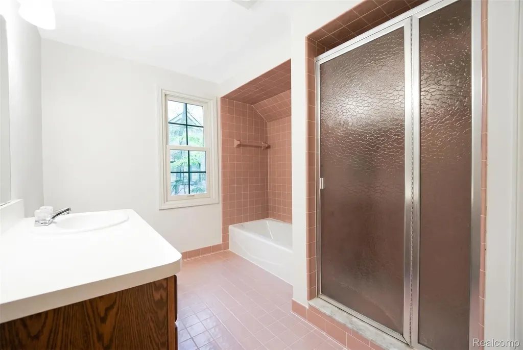 21734 Beauford Lane Farmington Hills City MI 48167