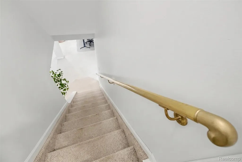 21734 Beauford Lane Farmington Hills City MI 48167