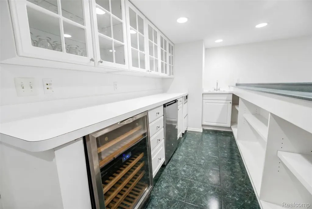 21734 Beauford Lane Farmington Hills City MI 48167