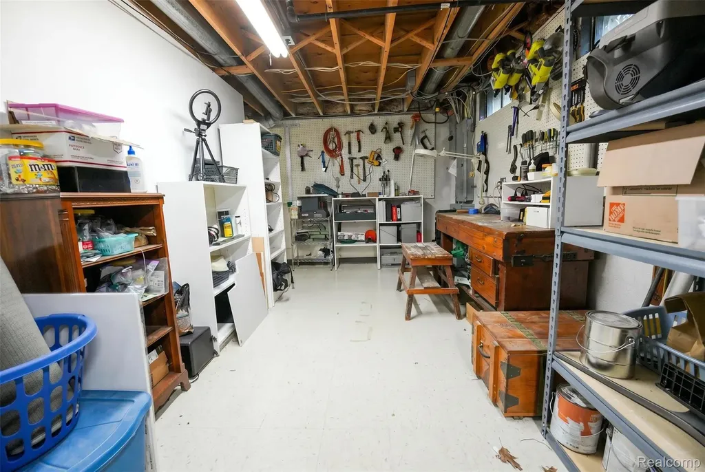 21734 Beauford Lane Farmington Hills City MI 48167