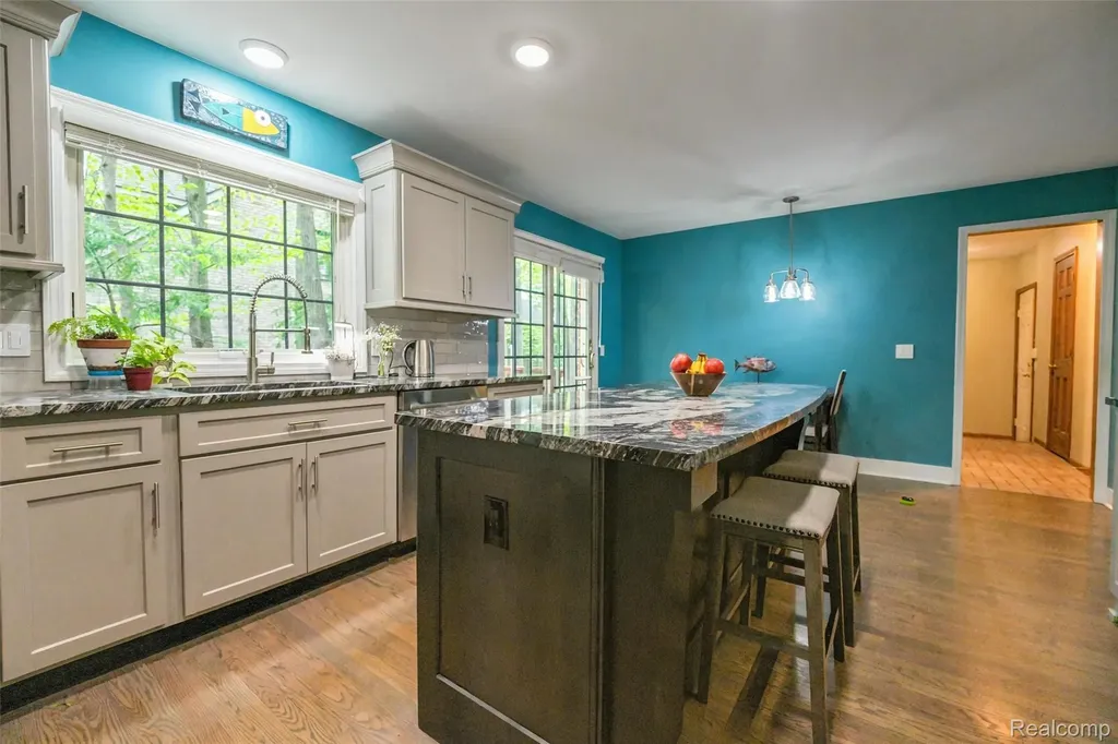 21734 Beauford Lane Farmington Hills City MI 48167