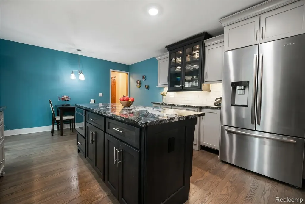 21734 Beauford Lane Farmington Hills City MI 48167