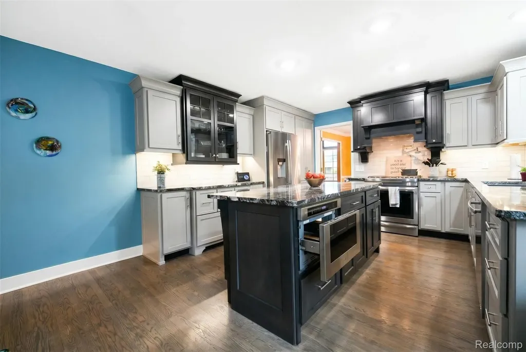 21734 Beauford Lane Farmington Hills City MI 48167