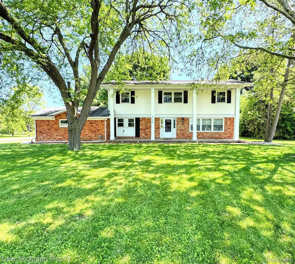 6139 Pebbleshire Circle Grand Blanc Charter Township MI 48439