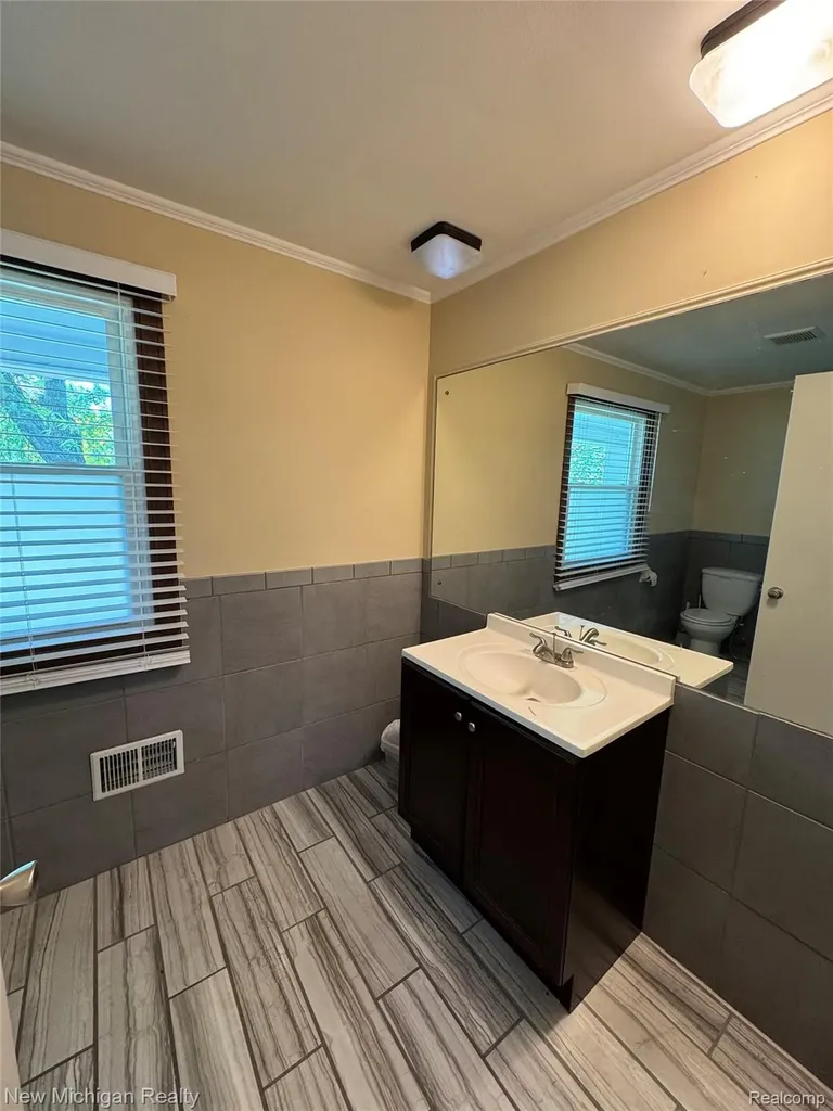 6139 Pebbleshire Circle Grand Blanc Charter Township MI 48439