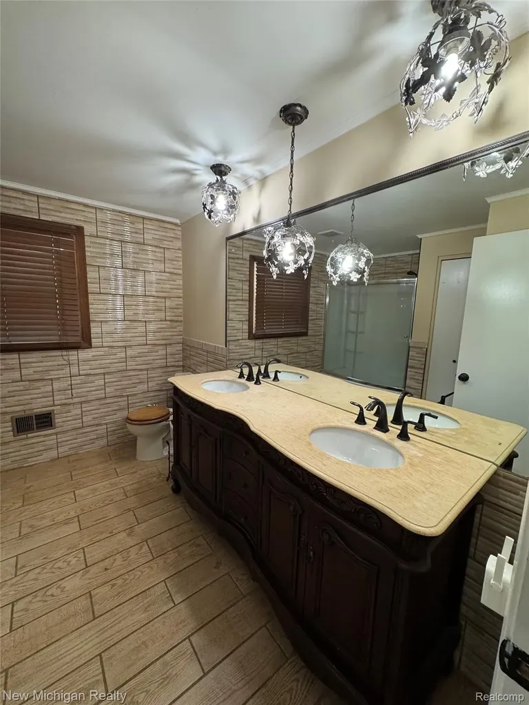 6139 Pebbleshire Circle Grand Blanc Charter Township MI 48439