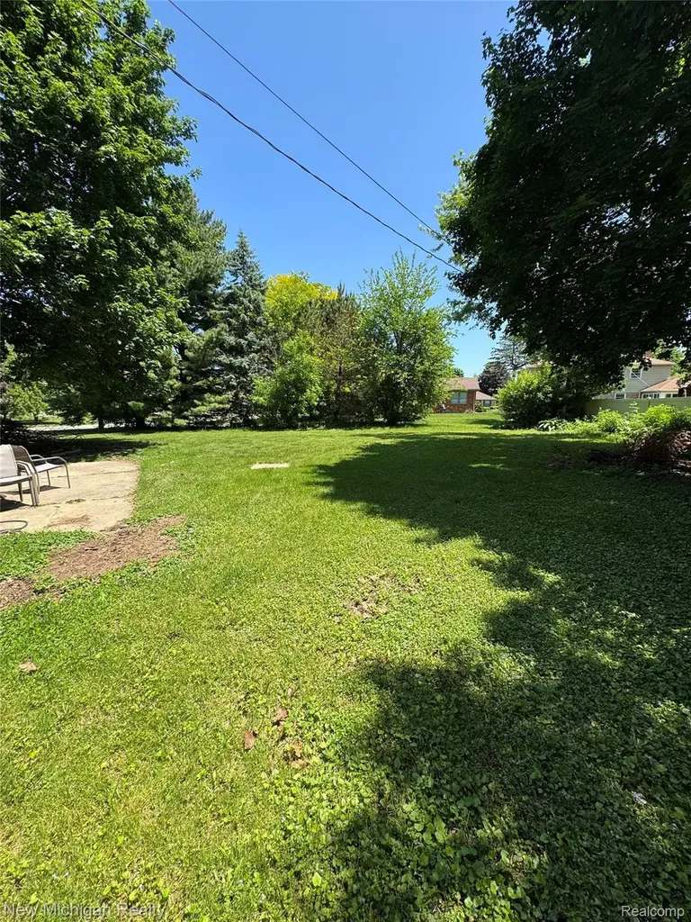 6139 Pebbleshire Circle Grand Blanc Charter Township MI 48439