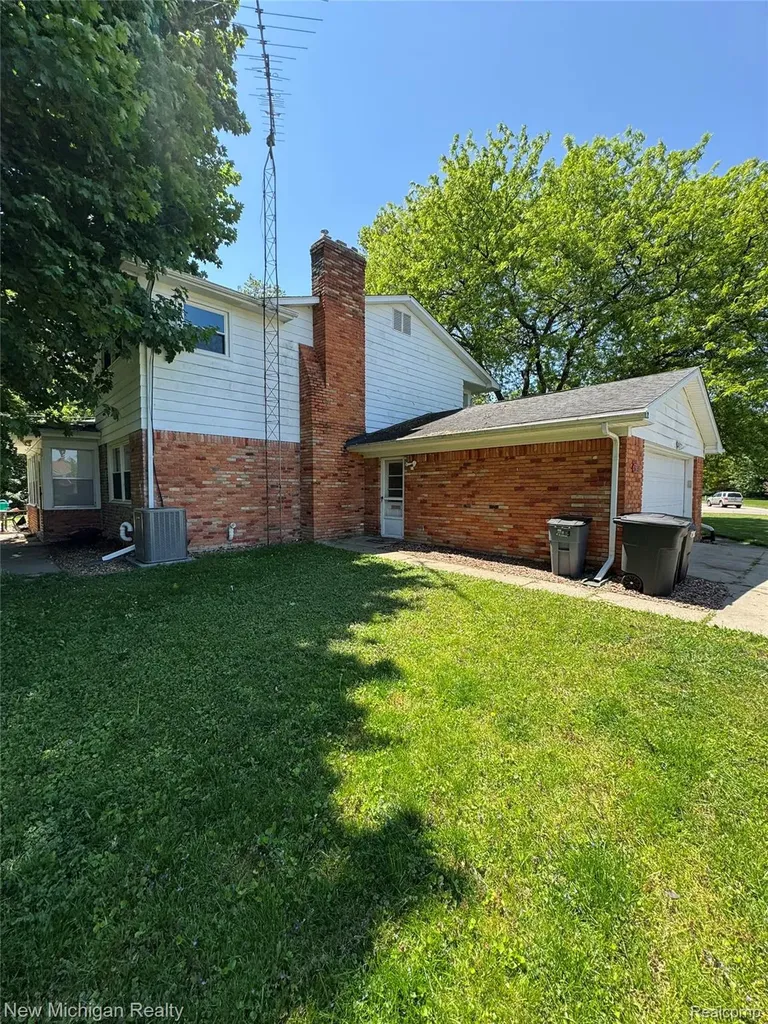 6139 Pebbleshire Circle Grand Blanc Charter Township MI 48439