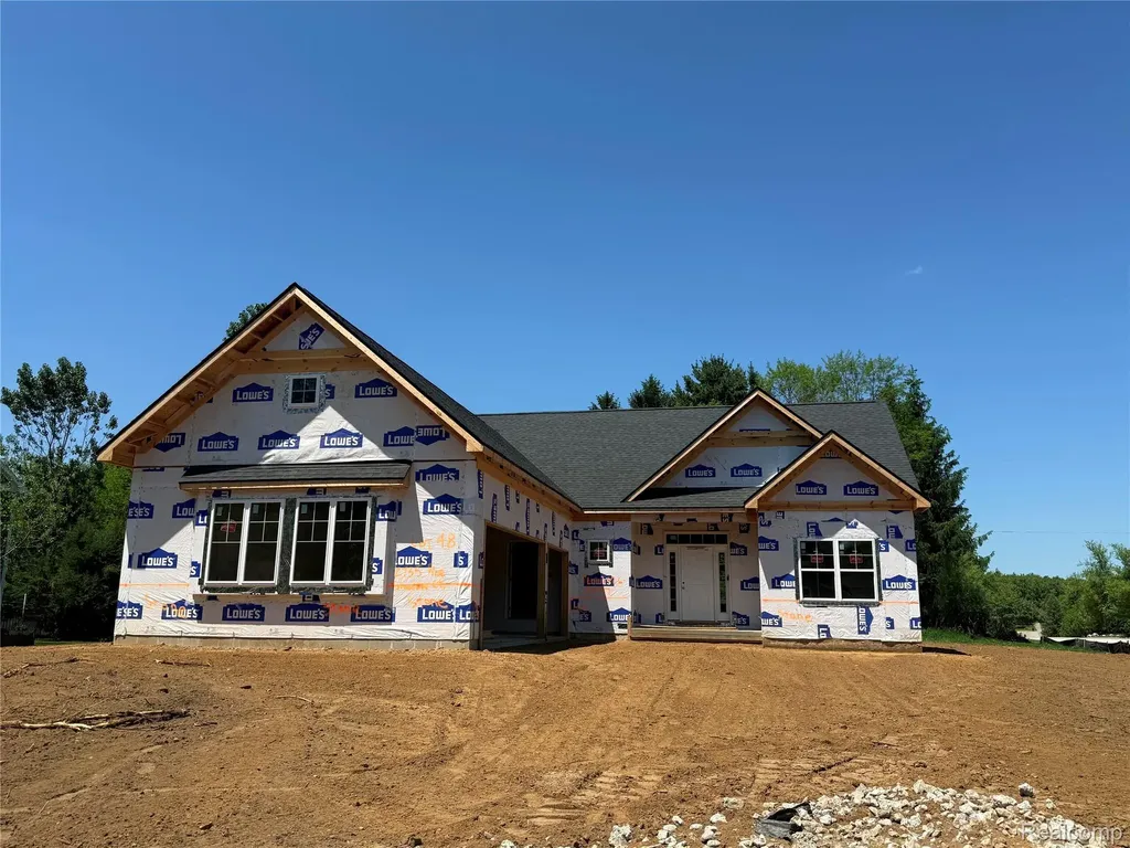 2735 Pine Shadow Court Hamburg Township MI 48169