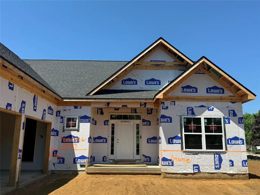 2735 Pine Shadow Court Hamburg Township MI 48169