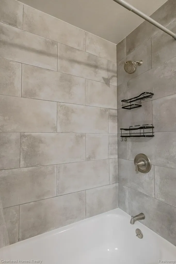 2831 Watkins Lake Road Waterford Charter Township MI 48328