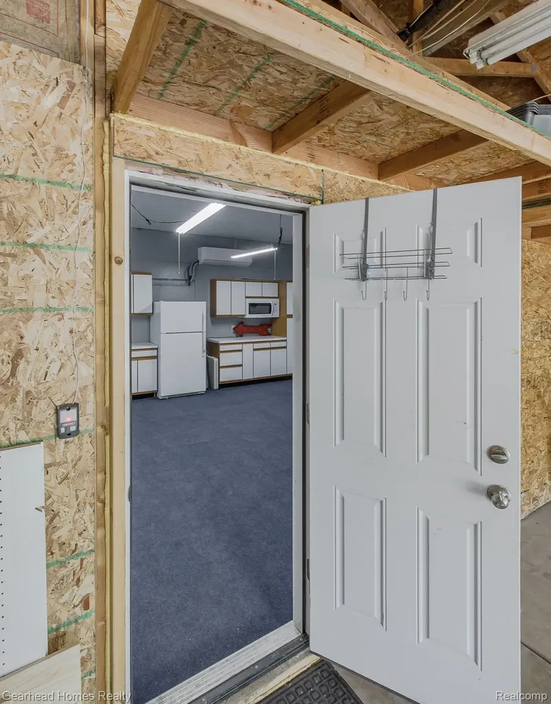 2831 Watkins Lake Road Waterford Charter Township MI 48328