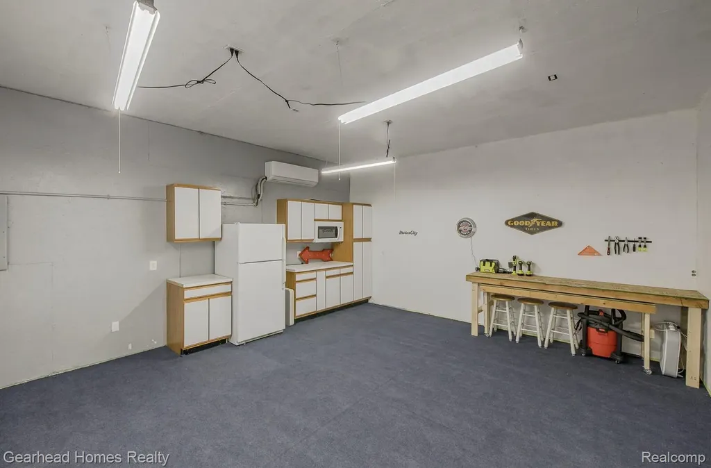 2831 Watkins Lake Road Waterford Charter Township MI 48328