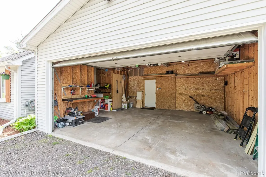 2831 Watkins Lake Road Waterford Charter Township MI 48328