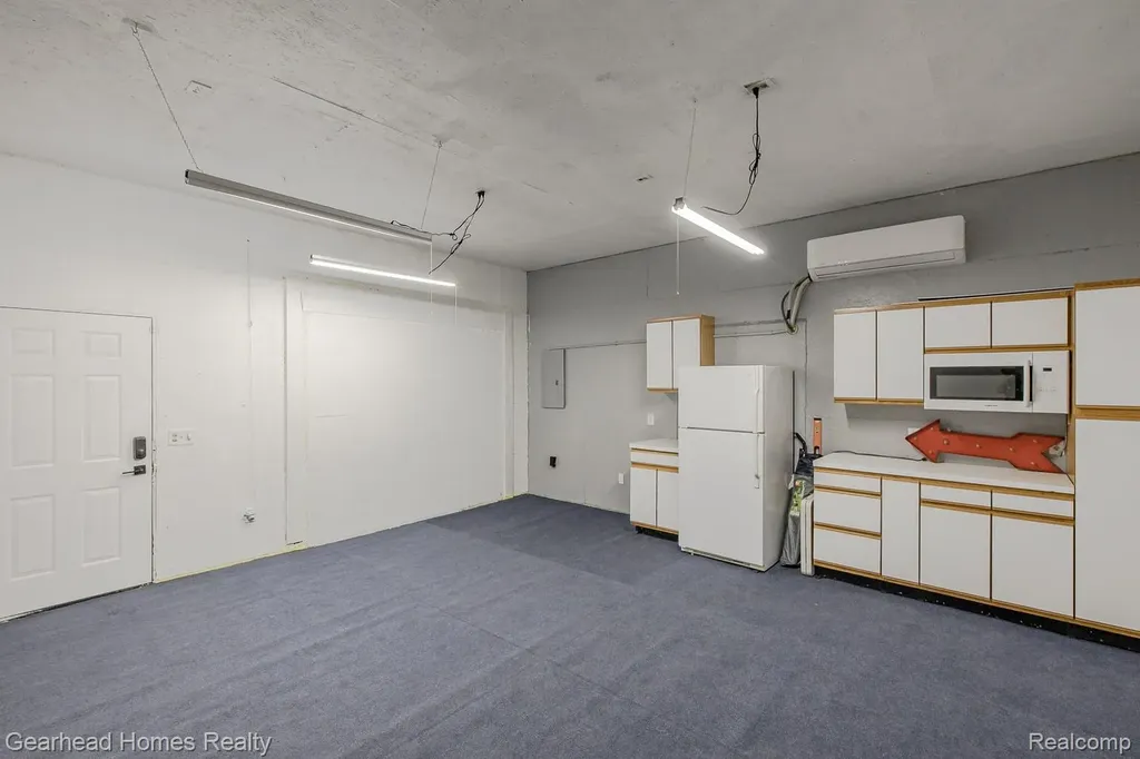 2831 Watkins Lake Road Waterford Charter Township MI 48328