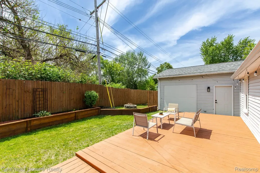 2831 Watkins Lake Road Waterford Charter Township MI 48328