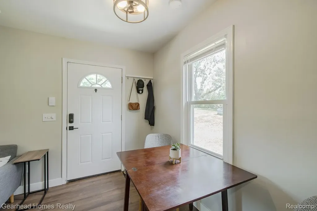 2831 Watkins Lake Road Waterford Charter Township MI 48328