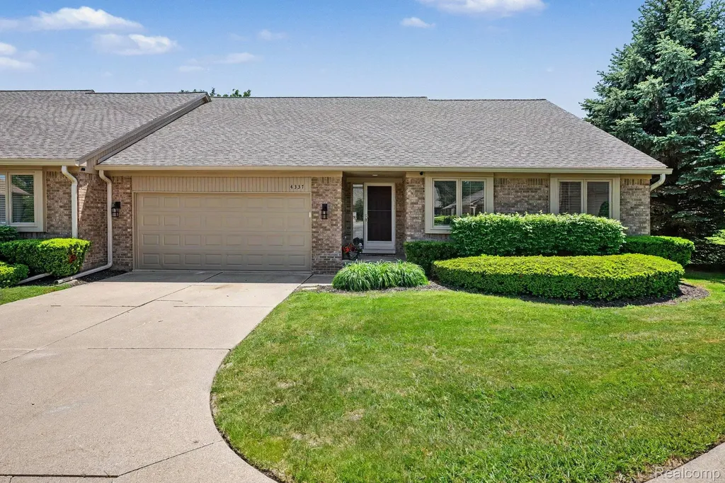 4337 Elaine Court Shelby Charter Township MI 48316