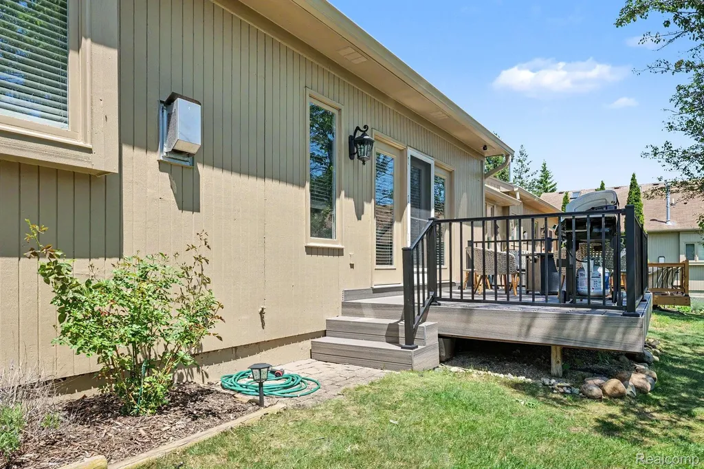 4337 Elaine Court Shelby Charter Township MI 48316