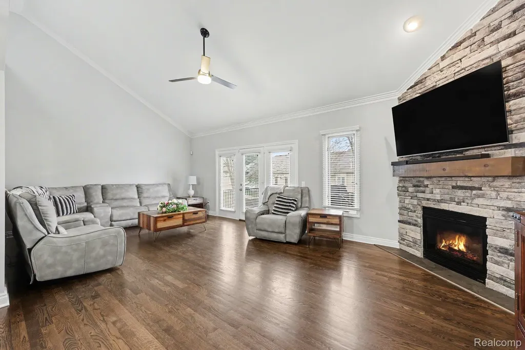 4337 Elaine Court Shelby Charter Township MI 48316