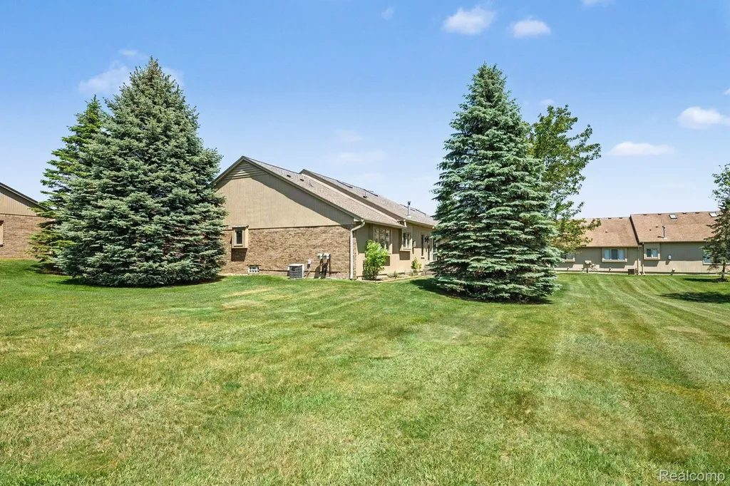 4337 Elaine Court Shelby Charter Township MI 48316