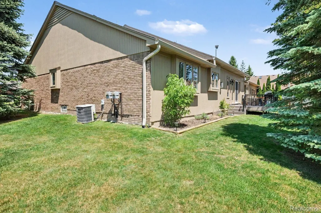 4337 Elaine Court Shelby Charter Township MI 48316