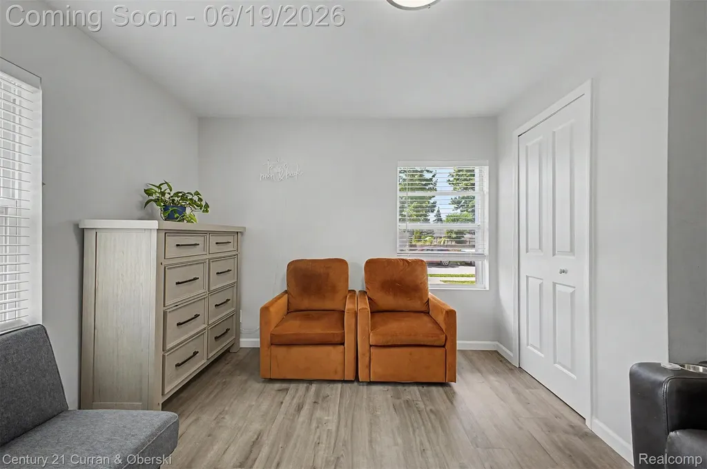 30708 Palmer Boulevard Madison Heights City MI 48071